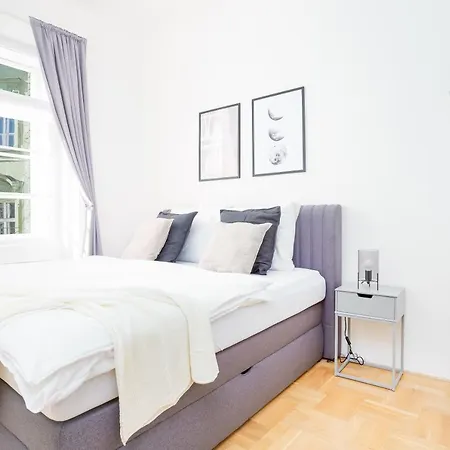 Prague Days - Bright Apartment - Old Town Exterior photo